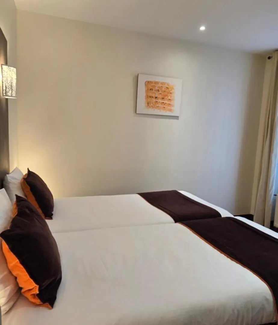 Hotel Pax Opera Париж