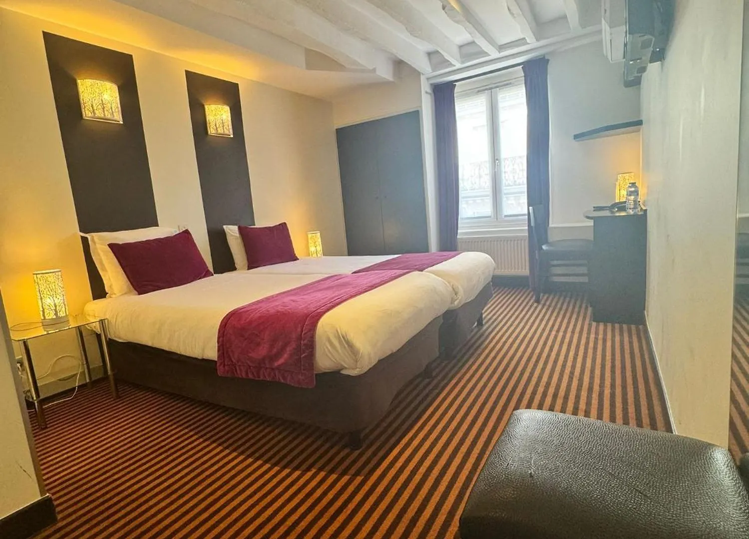 Hotel Pax Opera Париж