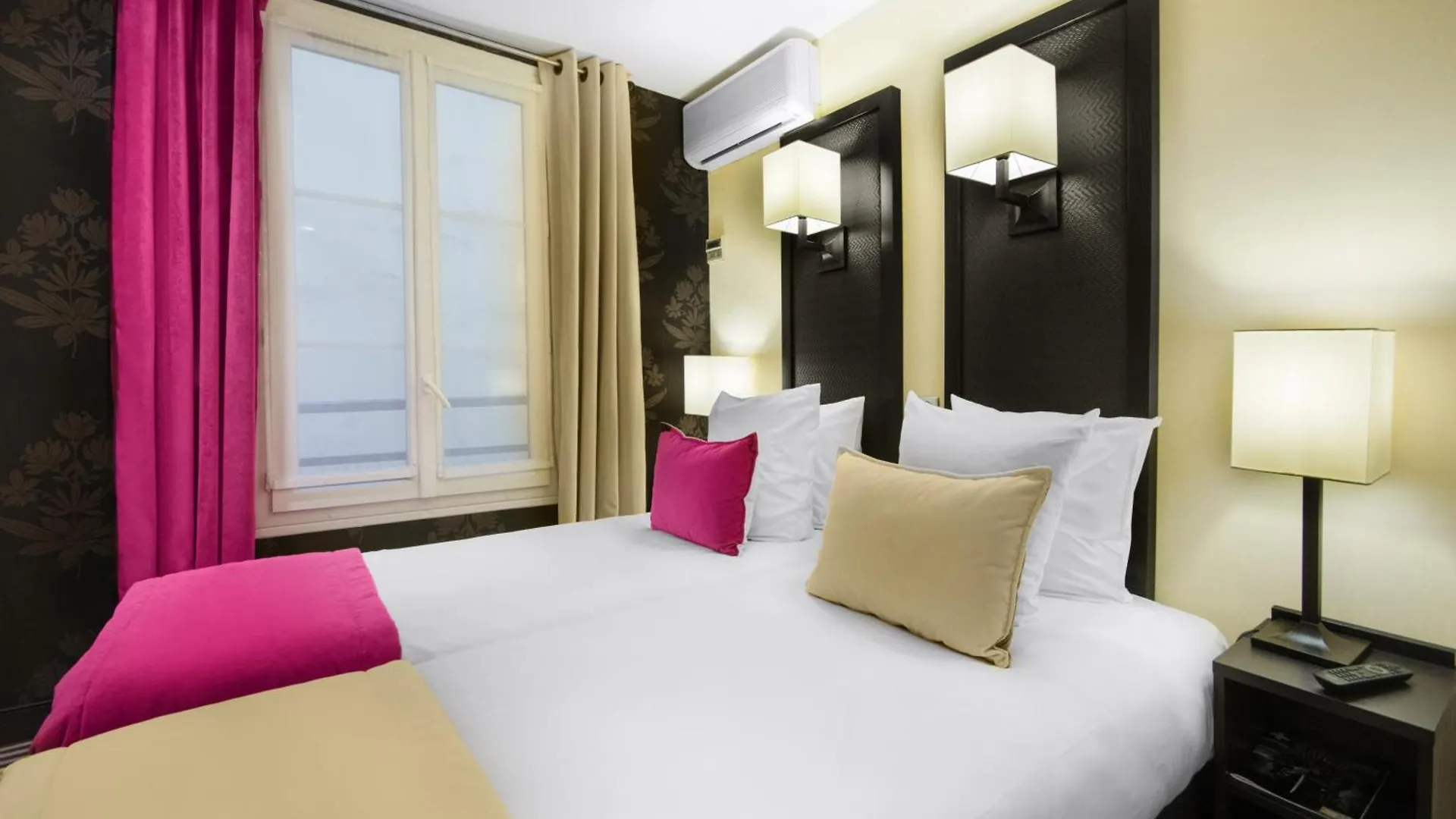 Hotel Pax Opera Paris France