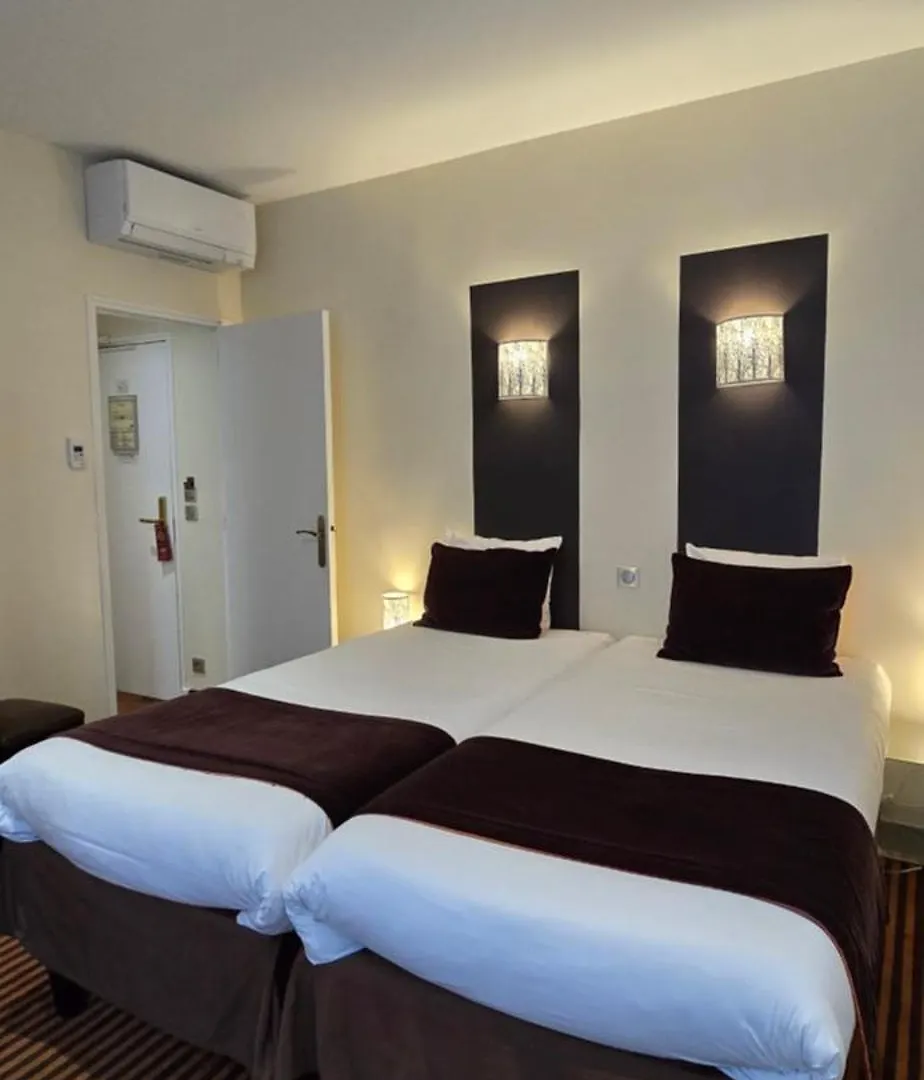 ***  Hotel Pax Opera Paris France