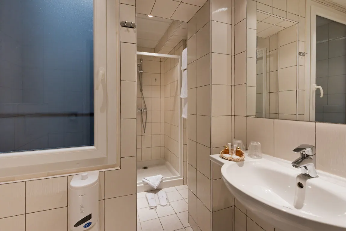 ***  Hotel Pax Opera Paris France